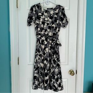 Lauren Ralph Lauren Printed Bubble Crepe Dress in Winter Cream size 4